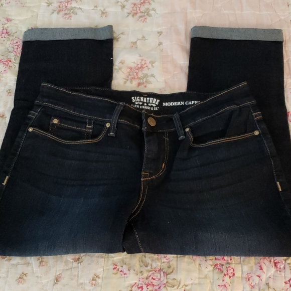 levi signature modern capri